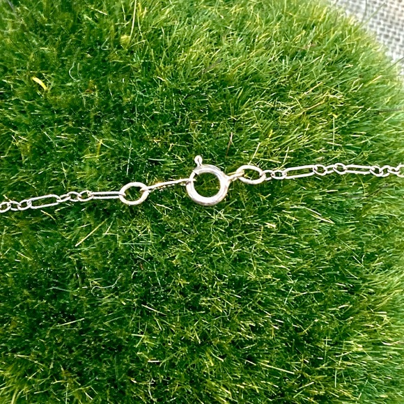 Gorgeous Vintage Filigree Sterling Silver and Blue Sapphire Necklace - Picture 3 of 4